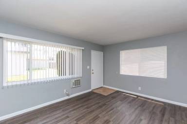 Main picture of 1119 E Grand Ave