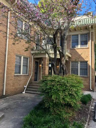 Main picture of 904 Ponce de Leon Ave NE