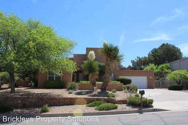 Main picture of 708 Kiva Dr SE