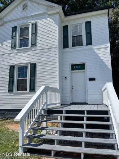 Main picture of 1601 Floyd St