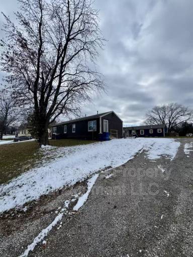 Main picture of 8210 Oak St
