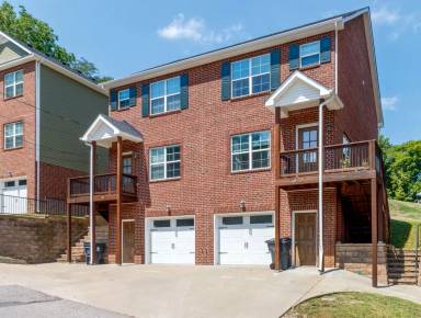 Main picture of 117 W Washington St