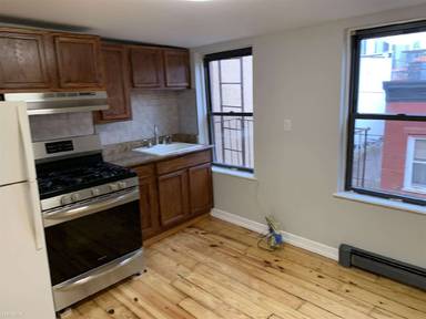 Main picture of 571 Union St