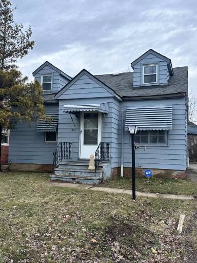 Main picture of 3357 E 149th St