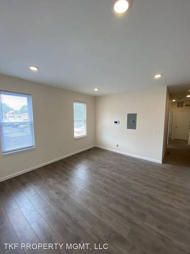 Main picture of 985 Grove St