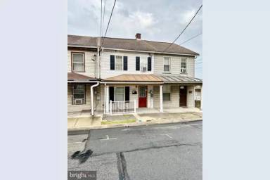 Main picture of 622 Maple St