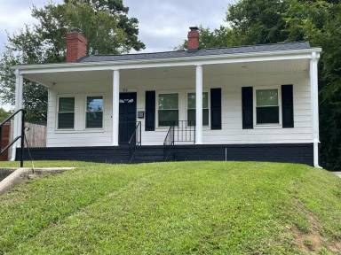Main picture of 913 Poplar St