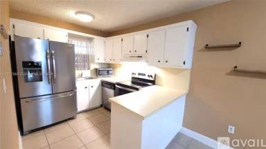 Main picture of 600 NE 25th St