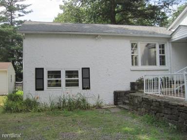 Main picture of 2215 Bustard Rd