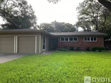 Main picture of 2110 William Brewster St