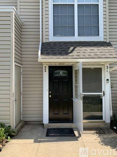 Main picture of 32 Meadow Ln