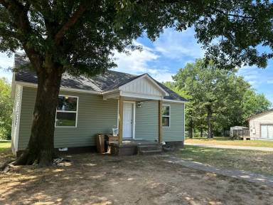 Main picture of 2100 Birnie Ave