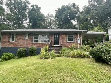 Main picture of 2614 Rockcliff Rd SE
