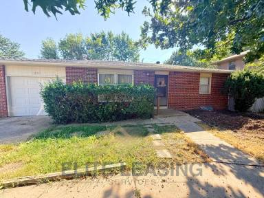 Main picture of 5705 SW 28th Ter