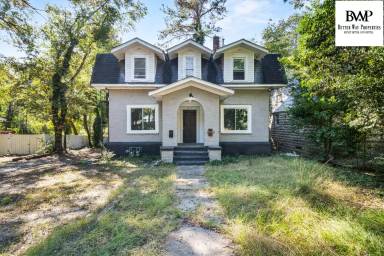 Main picture of 1522 Columbia College Dr