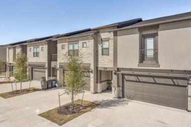 Main picture of 518 Hayes Ln