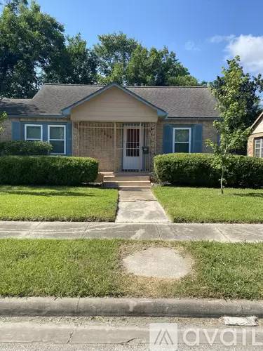 Main picture of 4606 Sharon St