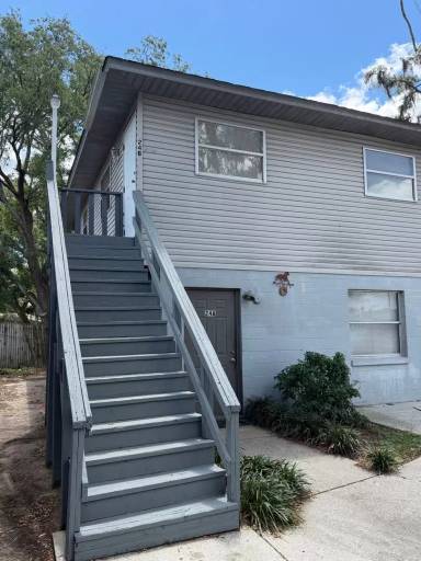 Main picture of 24 Euclid Dr