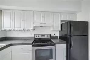Main picture of 475 NW 83rd St
