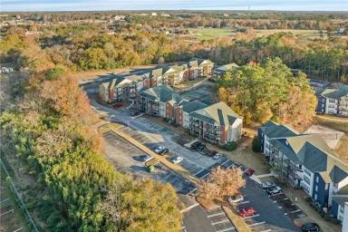 Main picture of The Hub at Auburn Apartment Homes