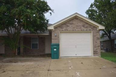 Main picture of 302 Elbert Ln