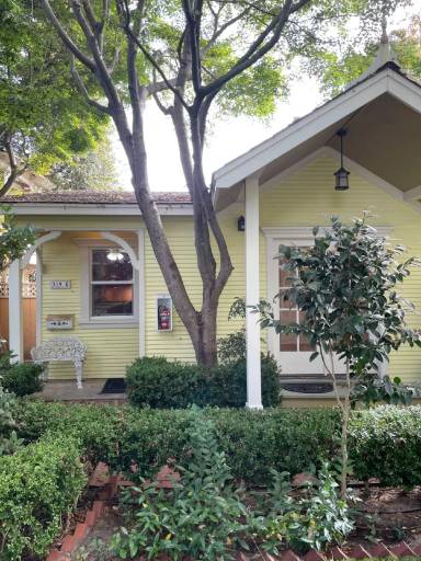 Main picture of 319 Lincoln St