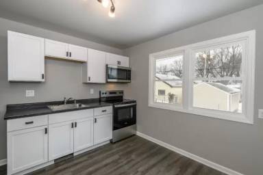 Main picture of 424 S 66th St