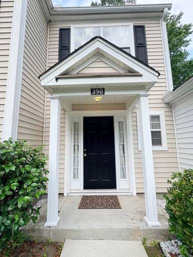 Main picture of 390 Gardners Cir