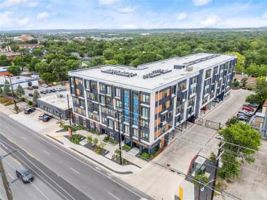 Main picture of 6310 N Lamar Blvd