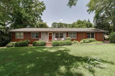 Main picture of 110 S Homewood Dr