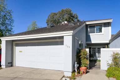 Main picture of 504 Adirondack Way