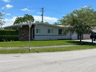 Main picture of 5250 SW 96th Ave