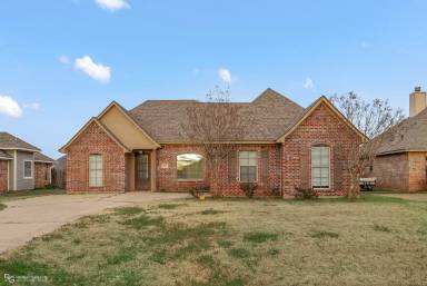 Main picture of 4021 Elizabeth Ln