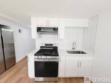 Main picture of 3313 N Avers Ave