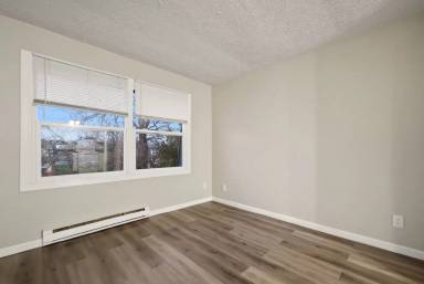 Main picture of 194 Sycamore Ct