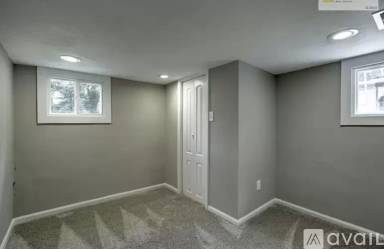 Main picture of 1311 E 28th Ter