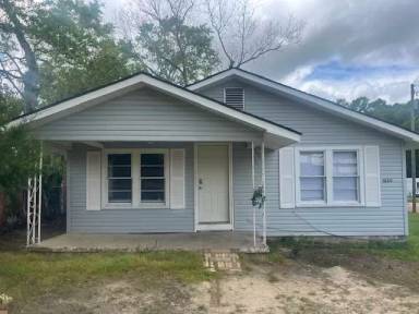 Main picture of 122 Plaza Dr