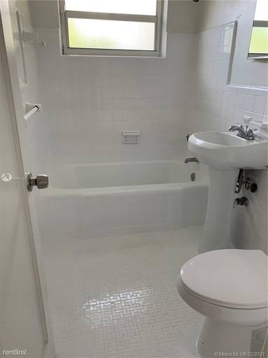 Main picture of 2499 SW 27th St