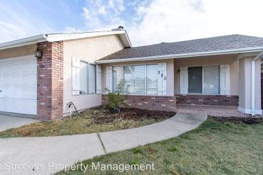 Main picture of 320 Scout Way