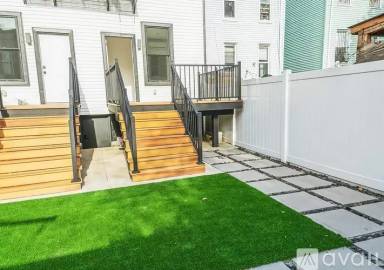 Main picture of 216 Halladay St