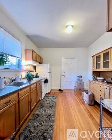 Main picture of 74 Walnut St