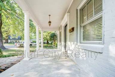 Main picture of 176 Picardy St