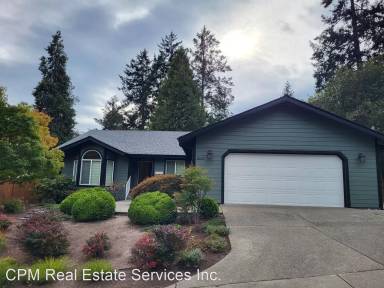 Main picture of 1009 NW Regent Dr