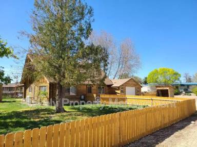 Main picture of 15905 Ellis Ave