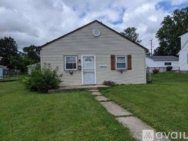 Main picture of 2715 Charlotte Ave