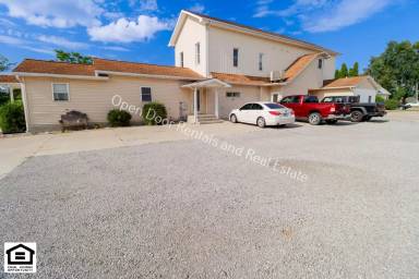 Main picture of 255 S Wayne St