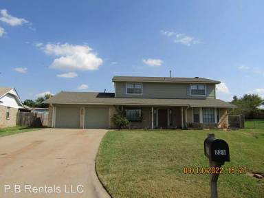 Main picture of 221 SW Crystal Hills Dr