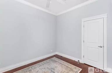 Main picture of 2725 N Kedzie Ave