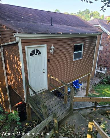 Main picture of 718 Hampshire Ave