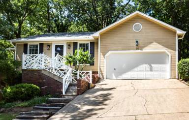 Main picture of 30 Burkwood Dr
